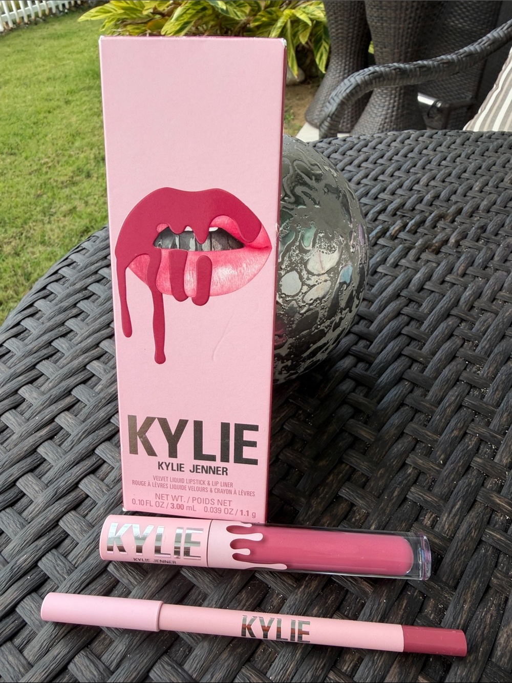 Kylie Cosmetics Velvet Liquid Lipstick & Lip Liner - Pink 100 Pose Velvet